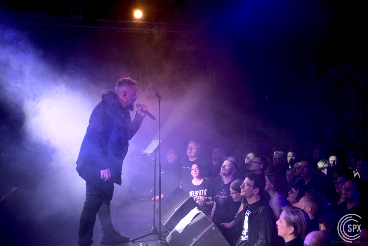 20221217_NEUROTICFISH_Oberhausen_Kulttempel_Tatjana-Krupka_sharpshootere-pics_378